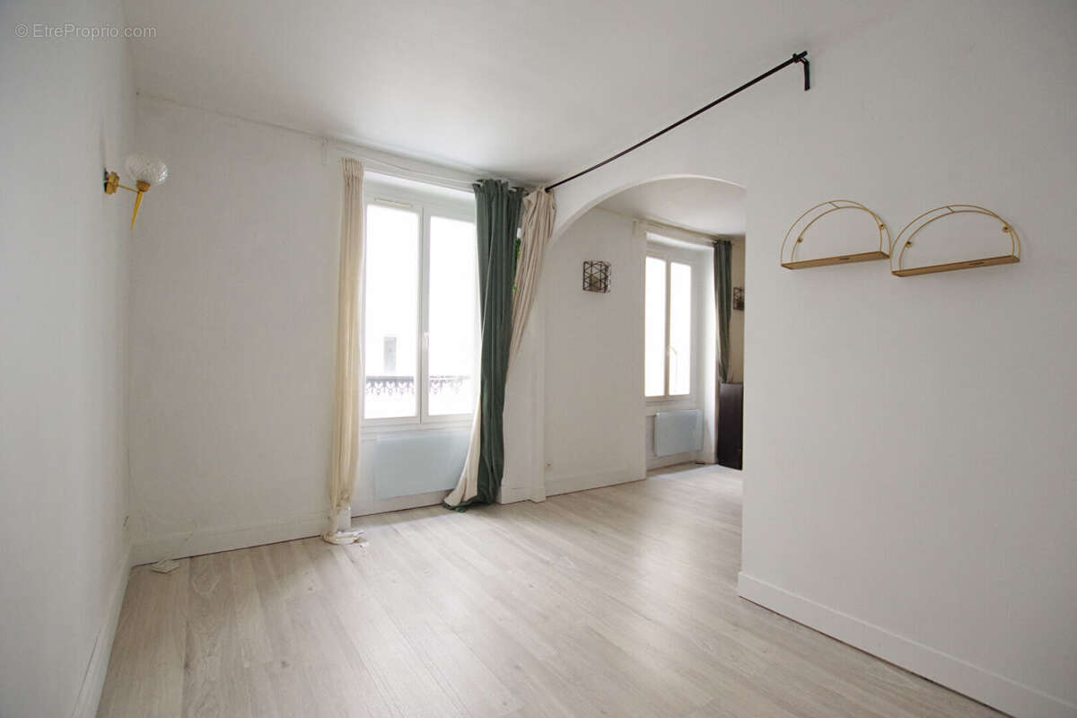 Appartement à PARIS-14E