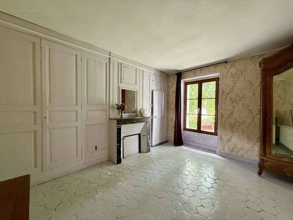 A vendre : ensemble immobilier de charme avec deux maisons et - photo 12