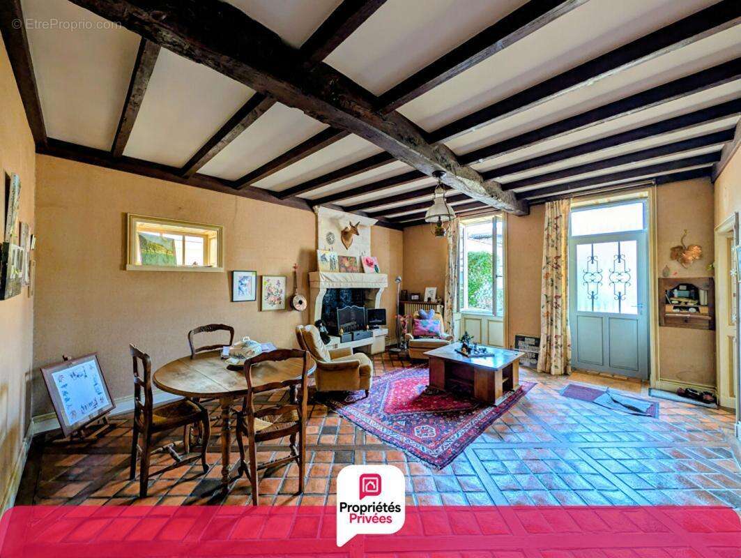 Maison de Caractère  204m² du XVIII Siècle à Salignac Sur Charente réf 459959 - photo 8