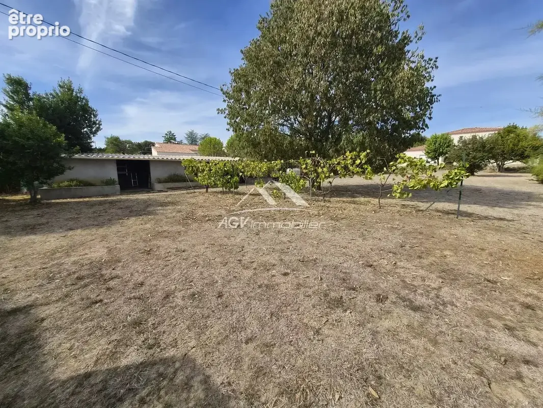 Maison avec garage , dépendance sur 2761 m² de terrain constructible - photo 19