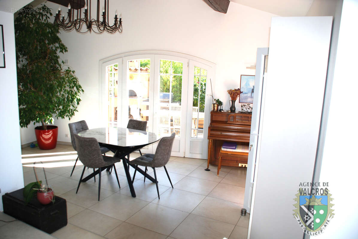 Maison à LA LONDE-LES-MAURES