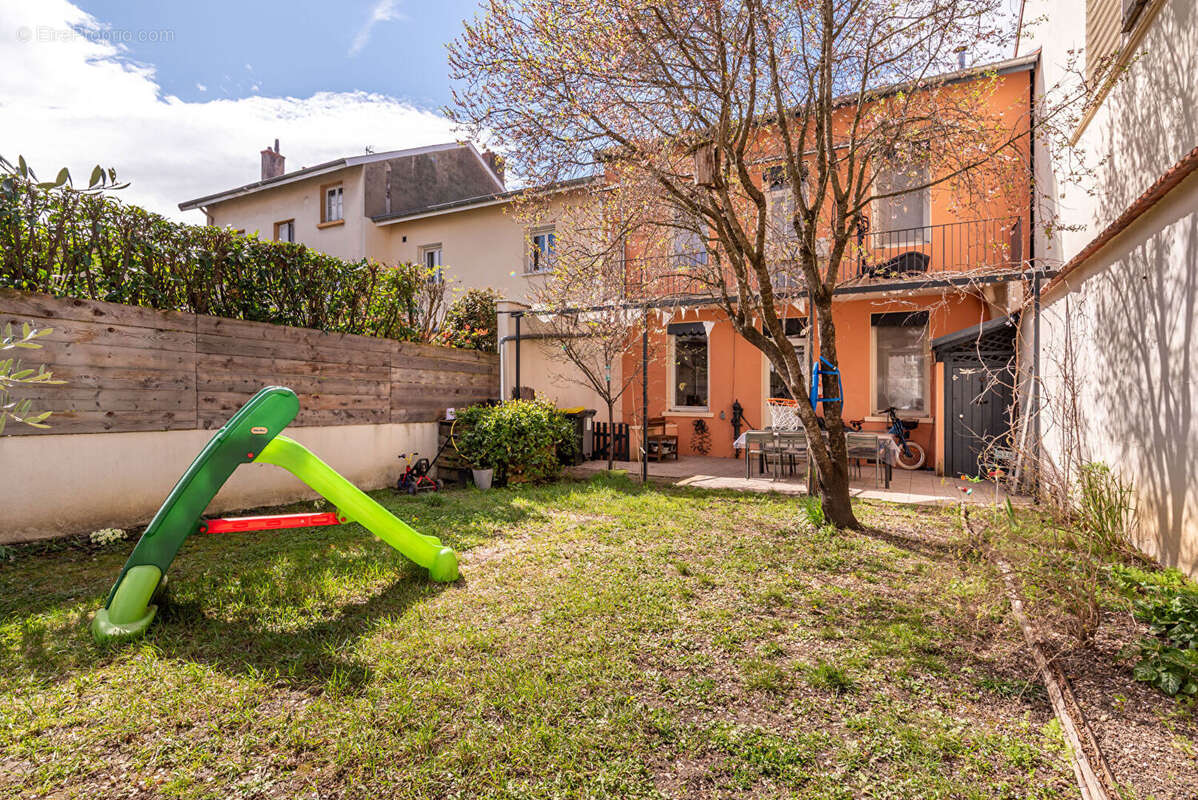 Maison à VILLEURBANNE