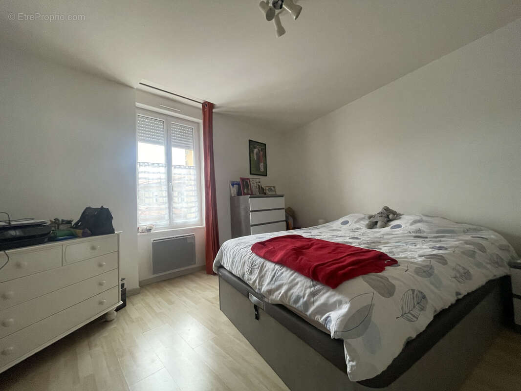 Appartement à SAINT-ROMAIN-LA-MOTTE