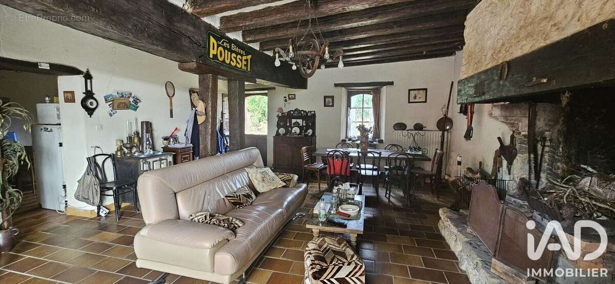 Maison 126 m² à Semur-En-Vallon  - photo 4