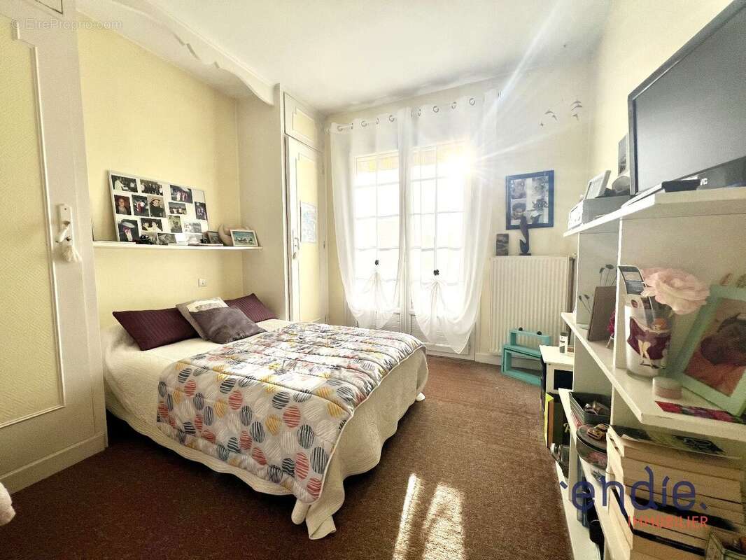 Maison à FONTAINE-LE-COMTE