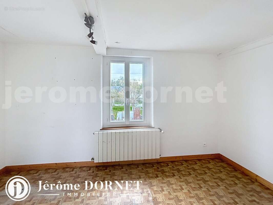 war_00007 - Maison à CREVECOEUR-LE-GRAND