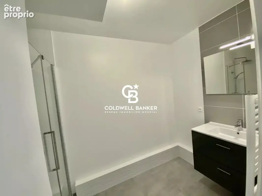 Annemasse centre – Bel appartement T2, vendu avec locataire sérieux en place - photo 4