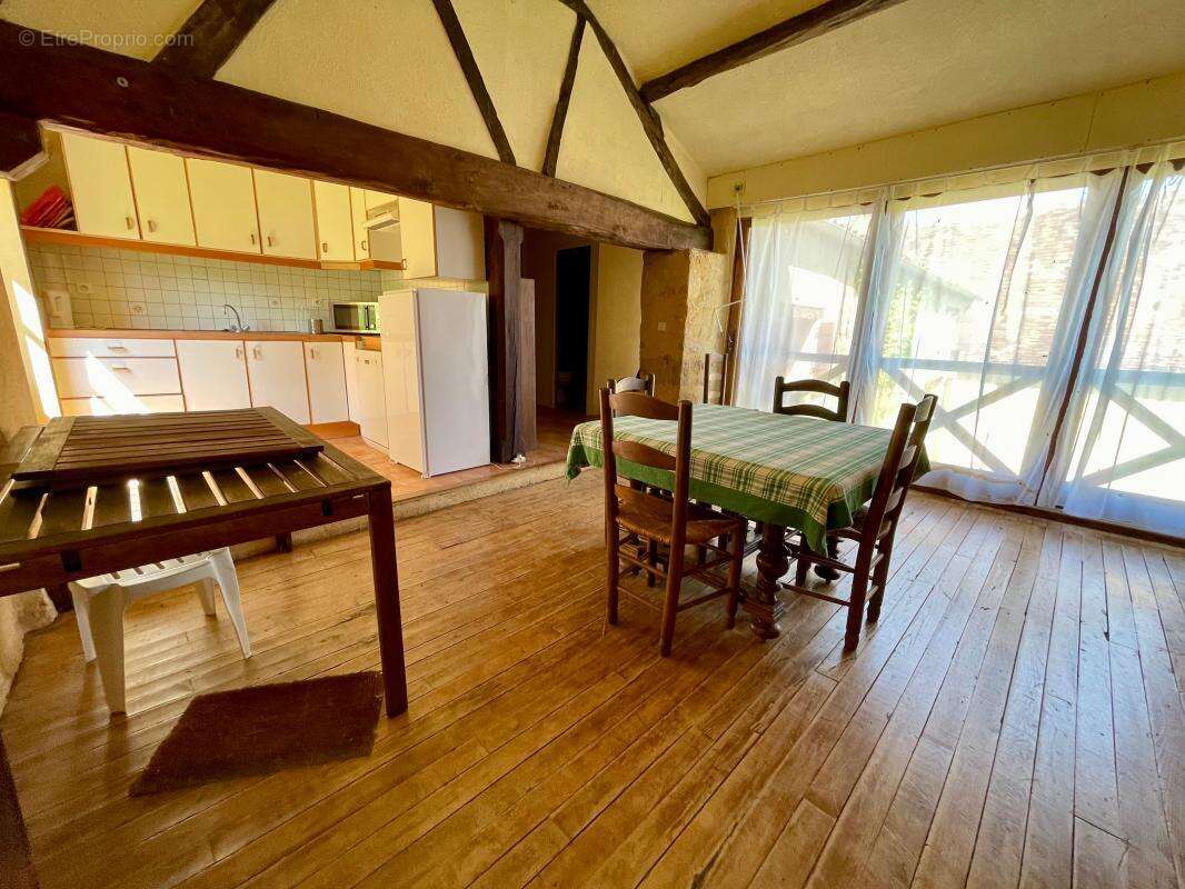 Maison à LE BUISSON-DE-CADOUIN