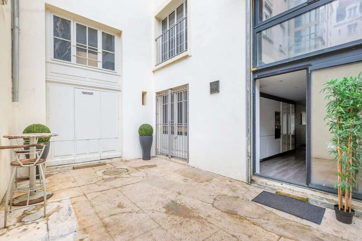 Loft t3 en duplex 92,67 m² – spa privatif – cour intérieure – dpe b - photo 7