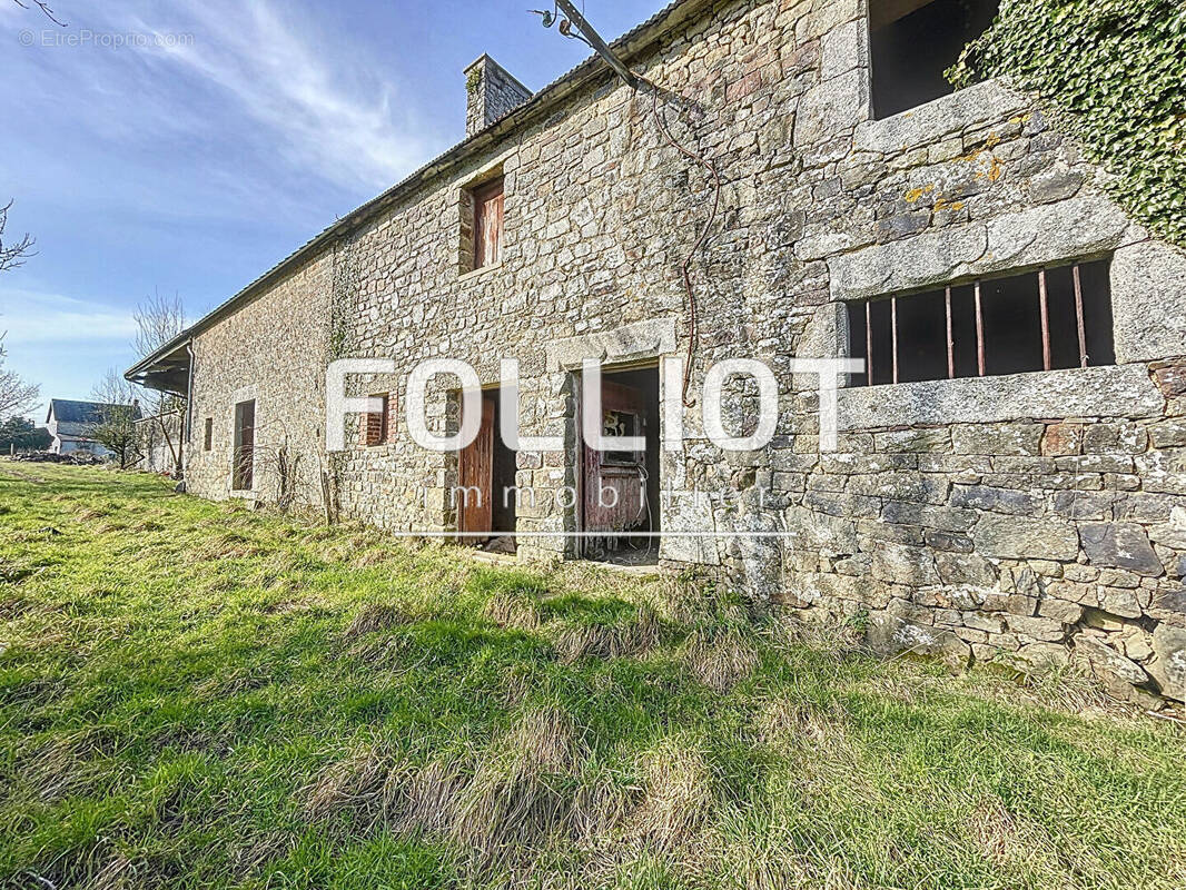 Maison à MONTAIGU-LES-BOIS