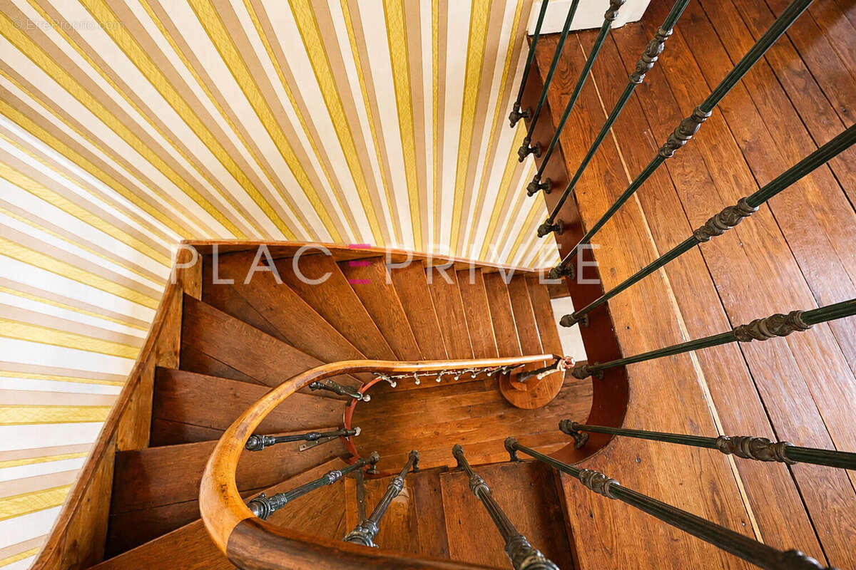 Maison avec jardin et dépendances - photo 10