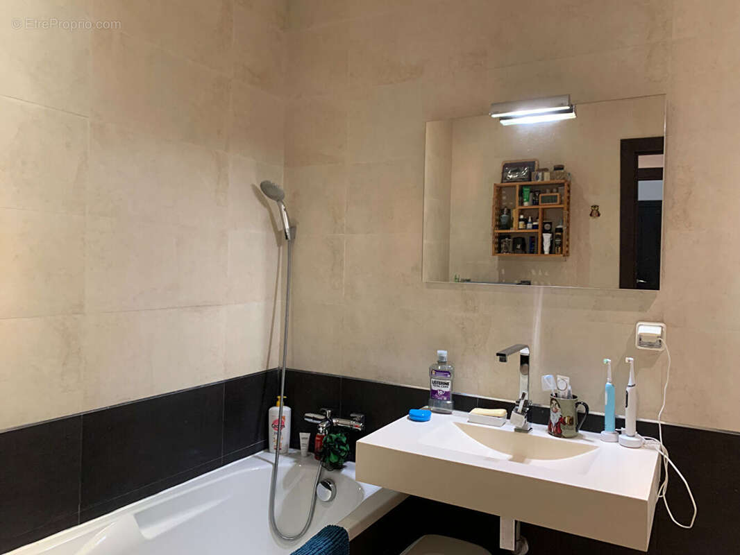 Appartement à VENELLES