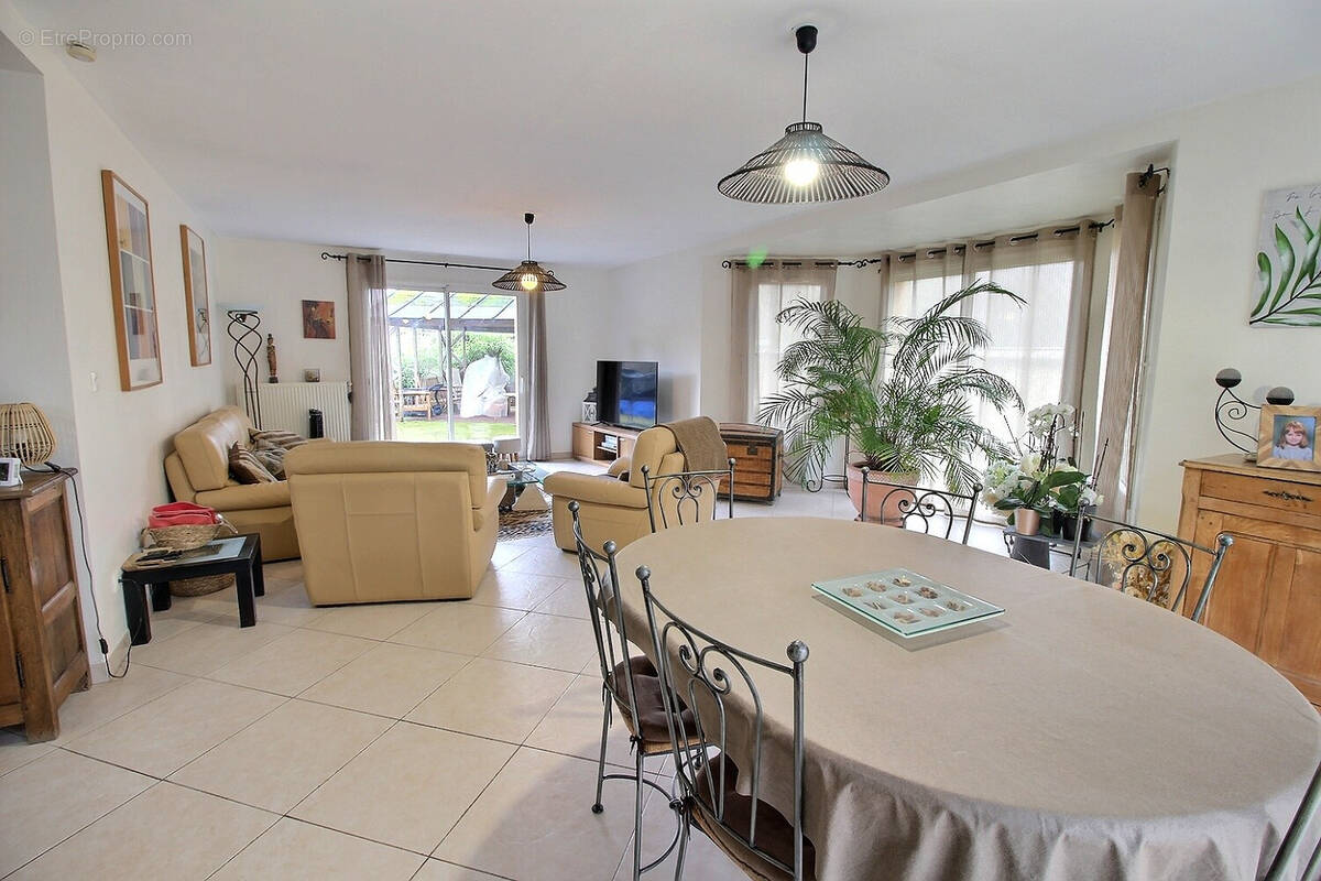 Maison à NOGENT-LE-ROI