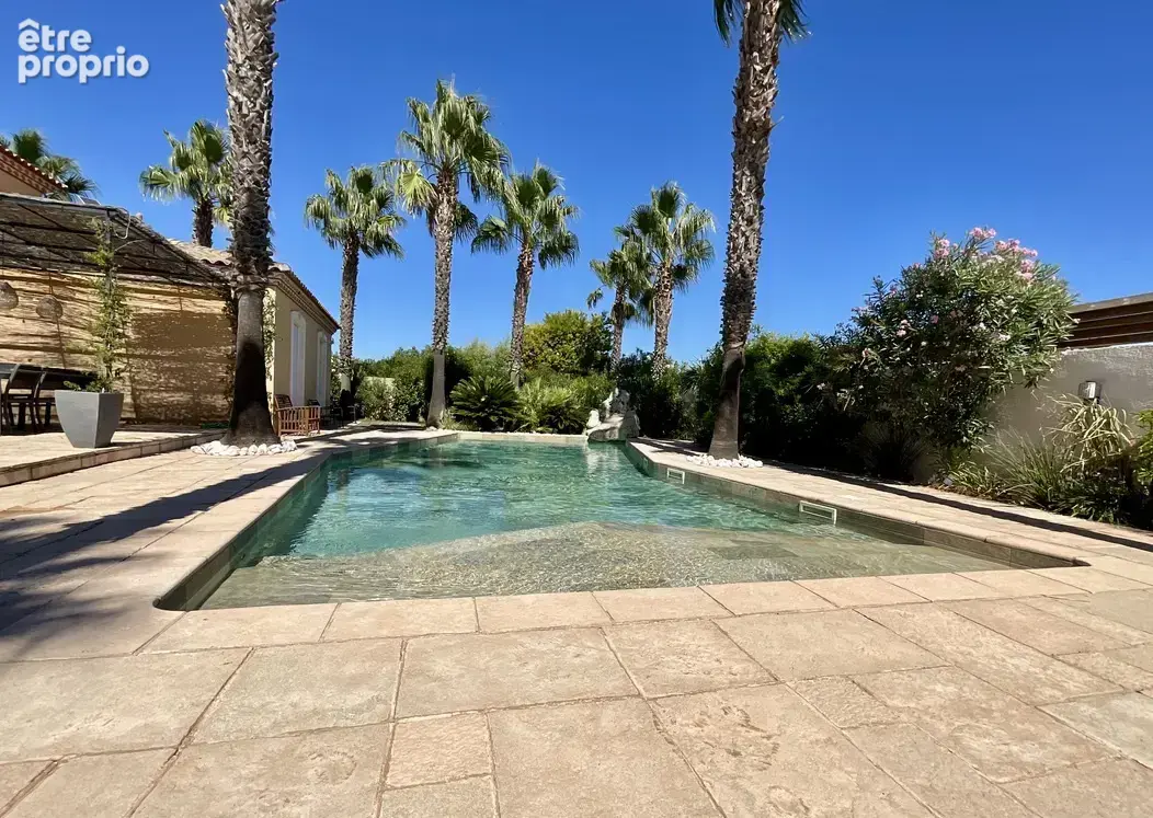 Villa de charme avec piscine, jardin paysager, double garage et prestations premium - photo 20
