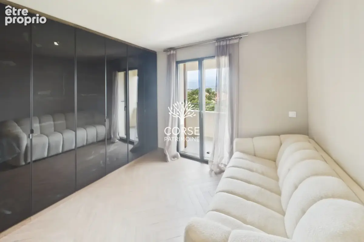 Appartement T4 de standing, coeur de ville avec terrasse de 50 m2 - photo 15