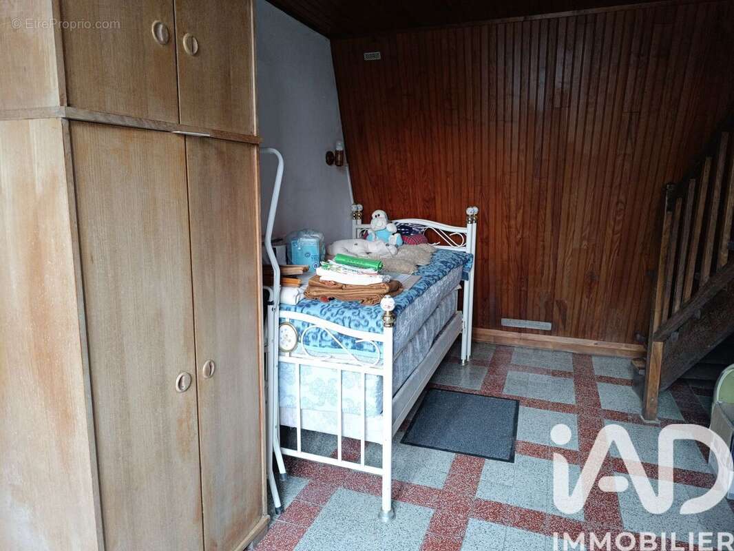 Maison 96 m² à Saint-Etienne-De-Chigny  - photo 8