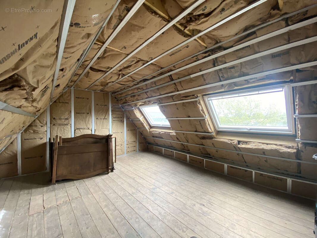 Maison à LA ROCHE-DERRIEN