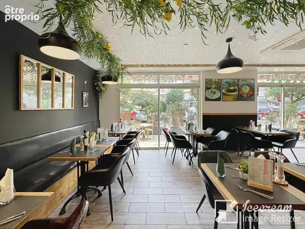 JUAN LES PINS, restaurant, 80 couverts, 100 M des plages, terrasse, parking, excellent état. - photo 35
