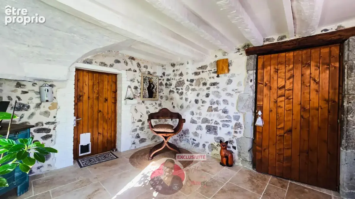 Maison en pierres 155 m², immense terrasse et dépendances, Proche Billom - photo 6