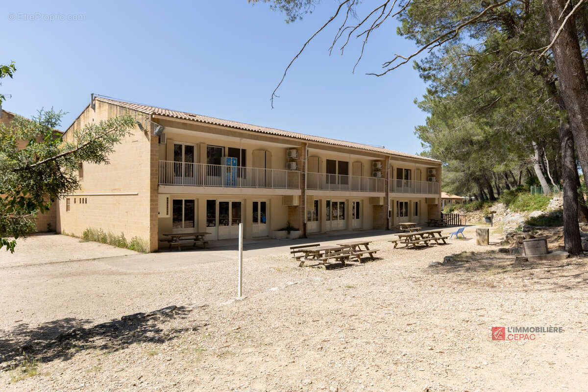 Site médico-social et pédagogique de 3 900 m2 sur 4 hectares au coeur des Alpilles - photo 10