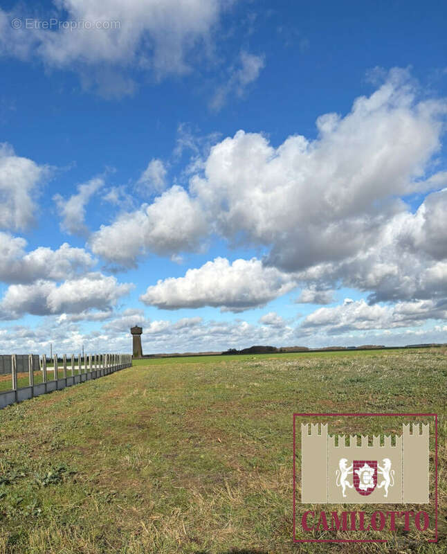 Terrain à NOGENT-LE-ROI