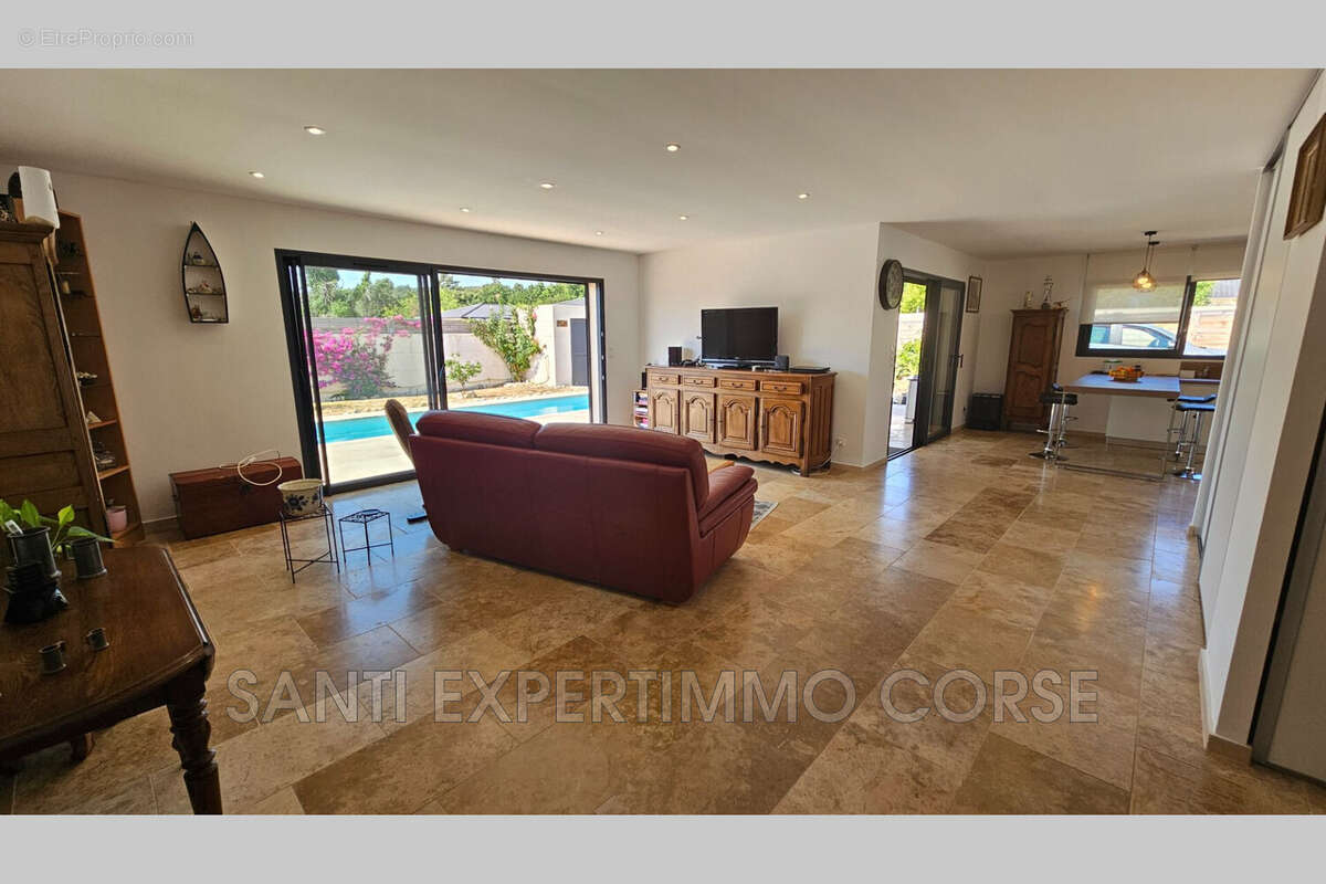 Maison 116 m² à Solaro  - photo 6