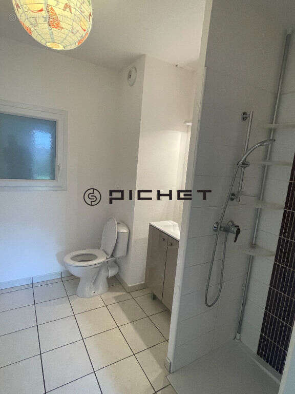 Appartement à SAINT-JEAN-D'ILLAC