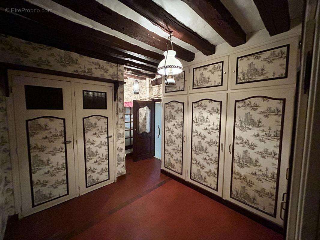 Charmante maison ancienne a raffraichir avec beaucoup de possibilites ! - photo 8