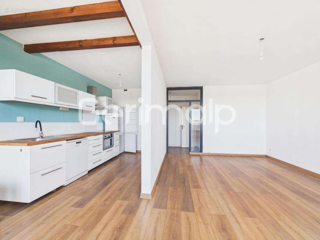 Vente - Appartement - 4 pièces + cuisine - 84 m² - 359 000 € - - photo 4