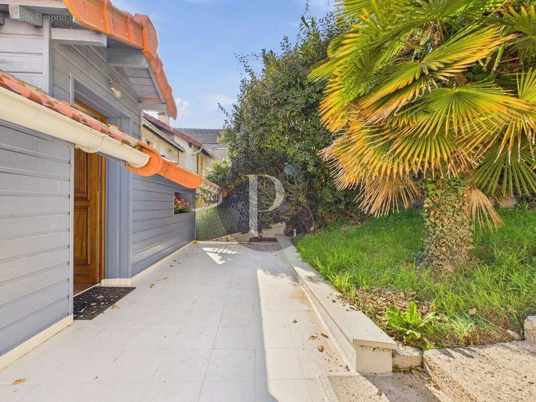 Maison à LE PLESSIS-ROBINSON