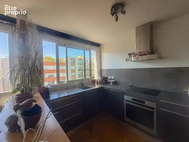Un deux-trois pièces en hauteur bien situé dans le 18ème arrondissement - photo 8