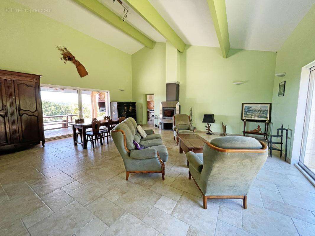 Maison à SAINT-PAUL-DE-SERRE