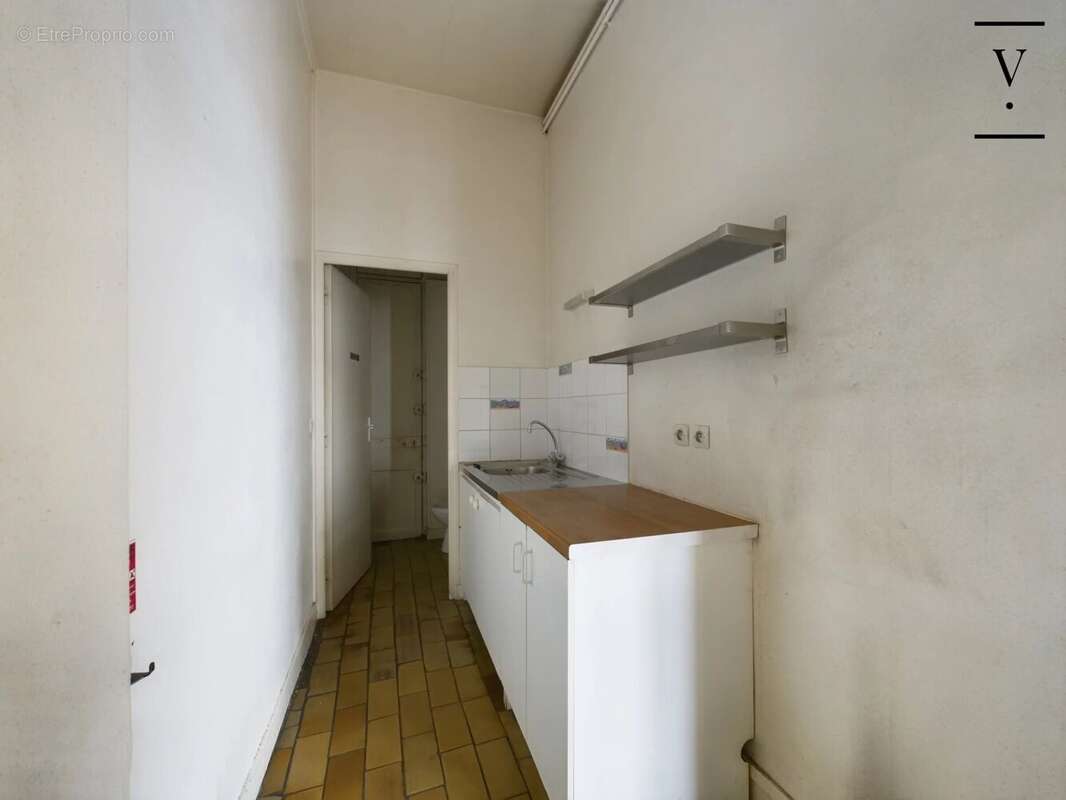 Commerce à PARIS-6E