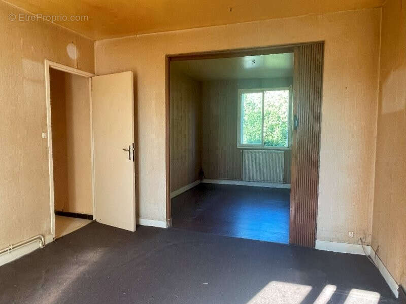 Maison à LA BAZOCHE-GOUET