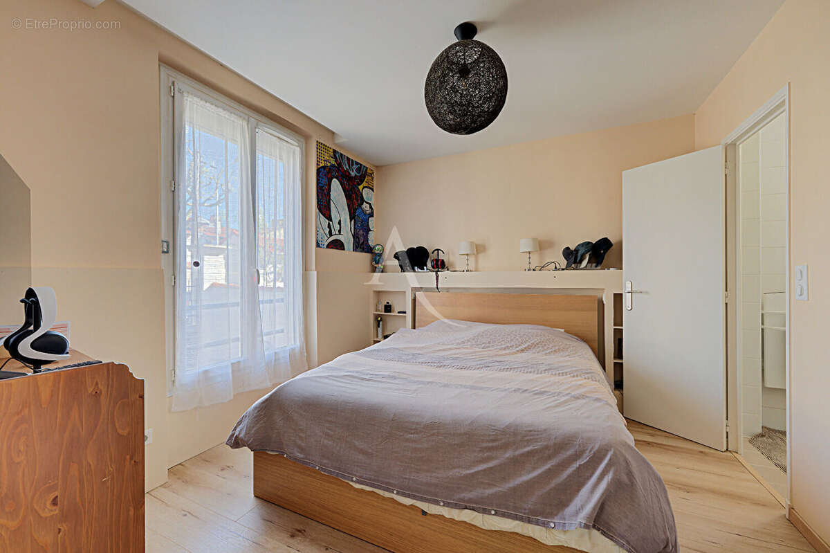 Maison à LE PERREUX-SUR-MARNE