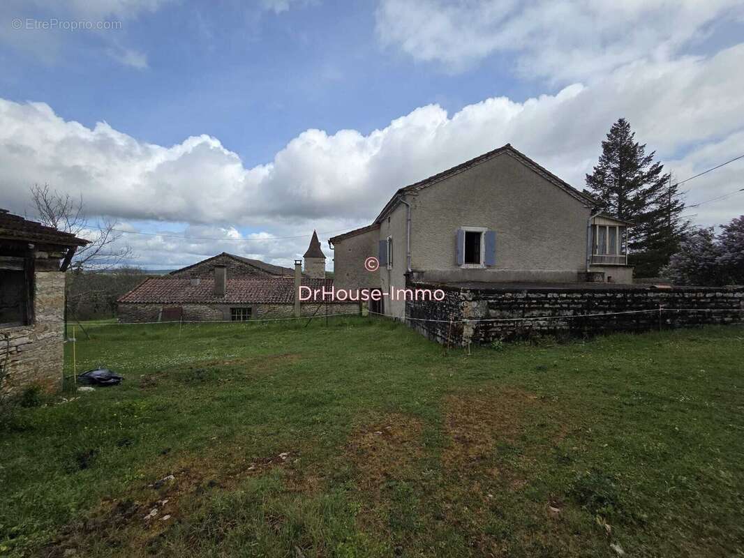 Maison à AUJOLS