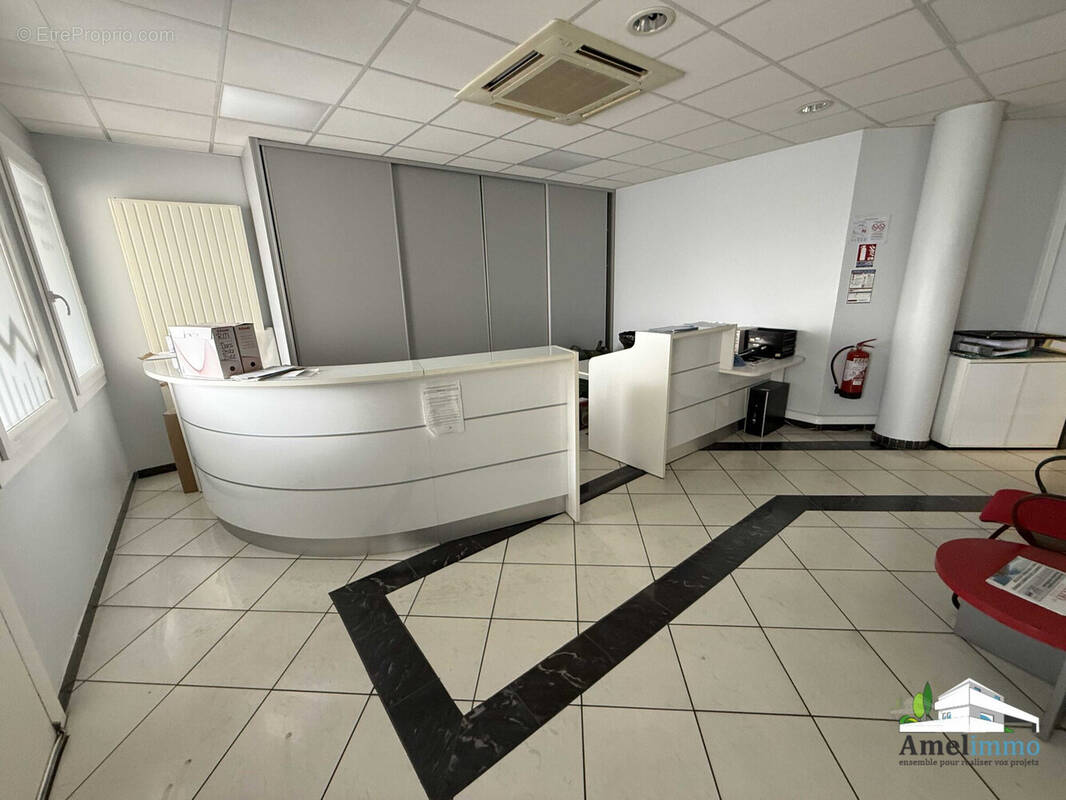 Entrée - Commerce à VALENCE