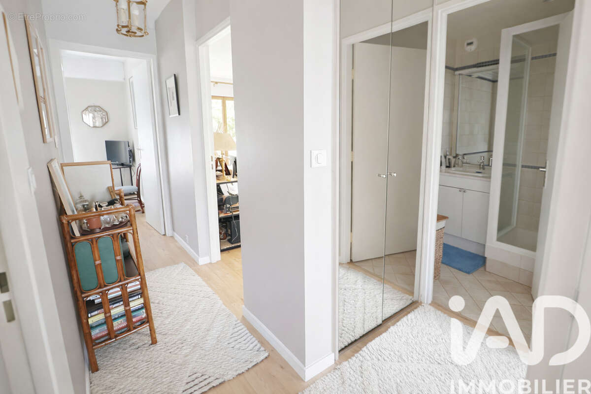 Photo 5 - Appartement à COURBEVOIE