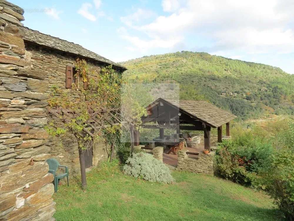 Maison à SAINT-GERMAIN-DE-CALBERTE
