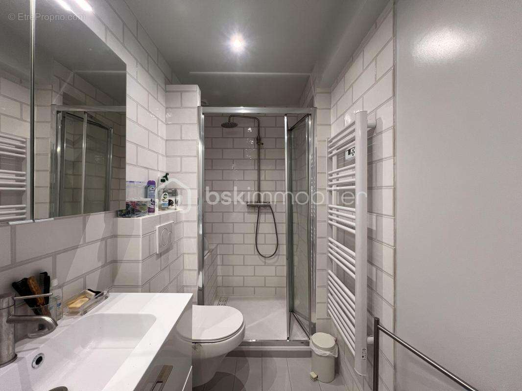 Appartement à PARIS-17E