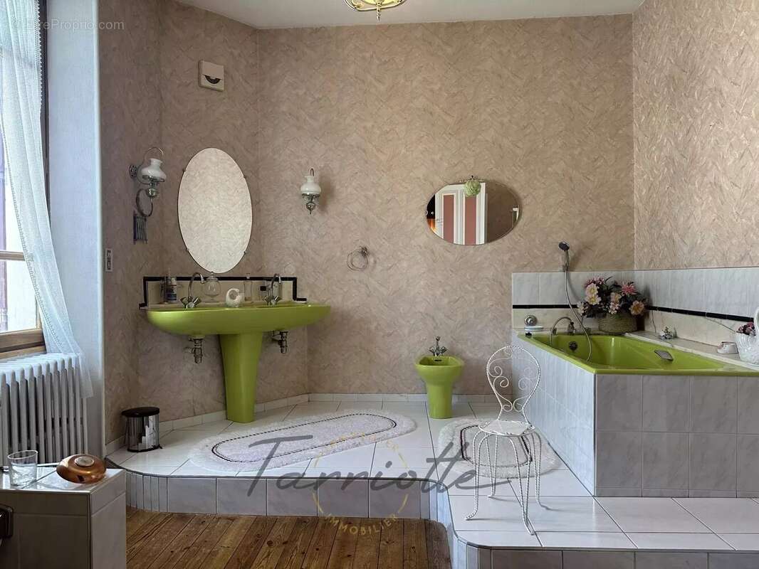 Maison à MONTELIMAR