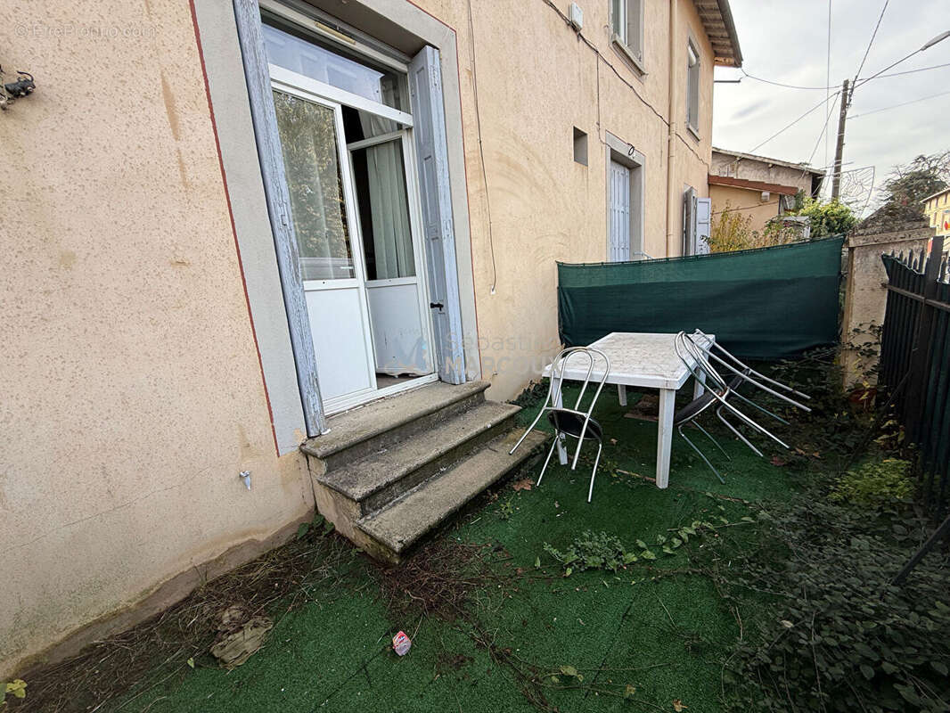 Appartement à VEAUCHE