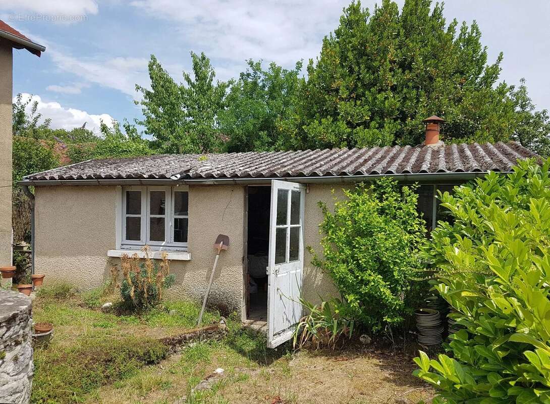 Grande maison de village à vendre, region Montmorillon 86 - photo 13