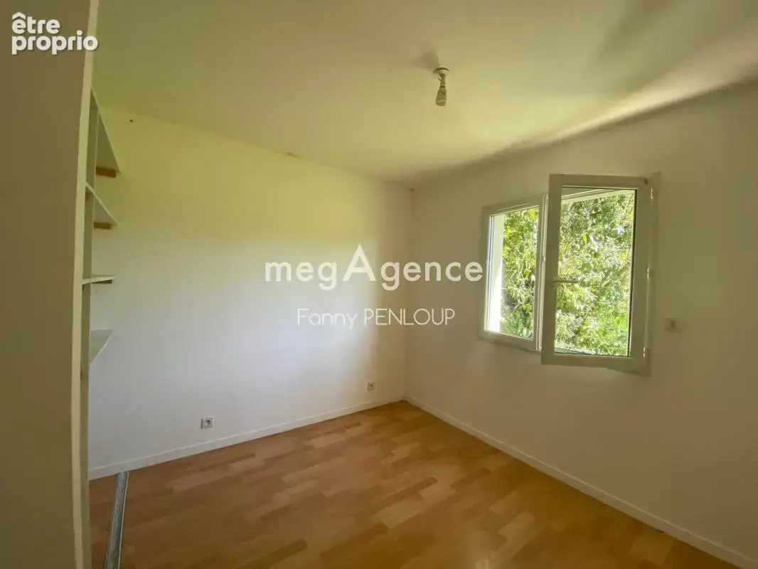 LA COLOMBE - 50800 : Maison de plain-pied de 111 m2 avec jardin et garage - photo 9