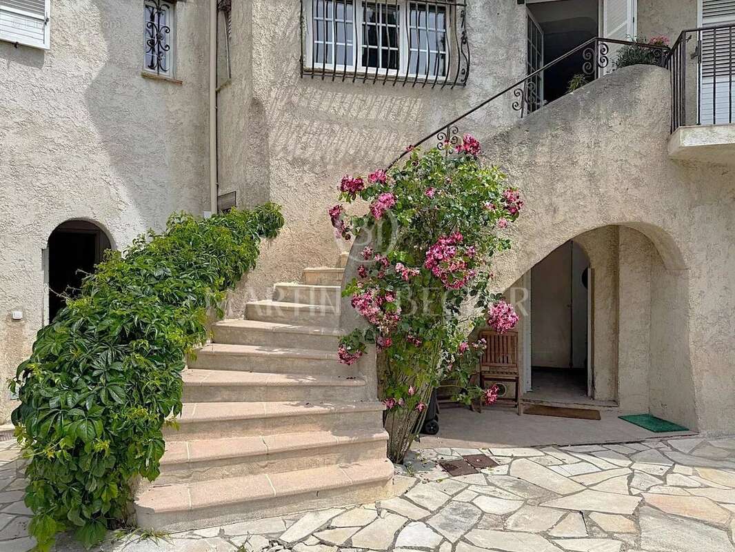 Maison à MOUGINS