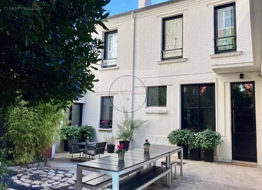 Maison à MONTREUIL