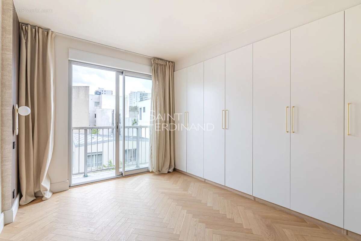 Appartement à PARIS-15E