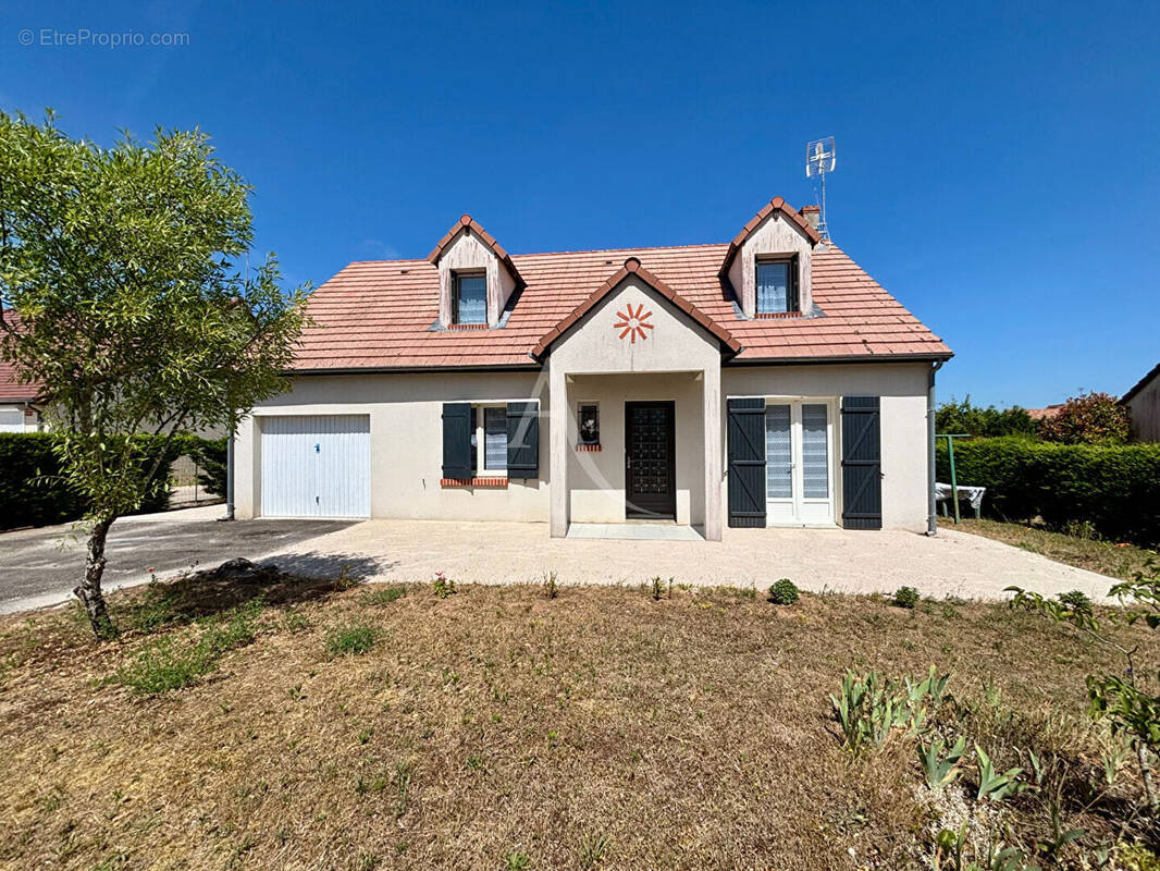 Maison à CONTRES