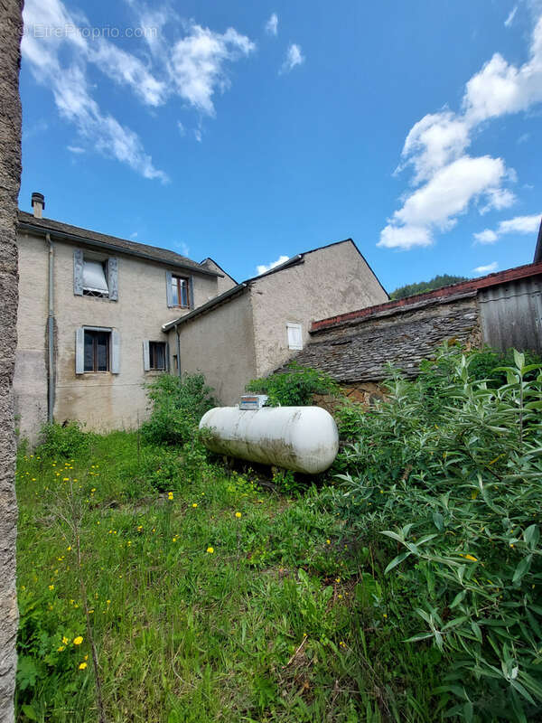 Maison à MELAGUES