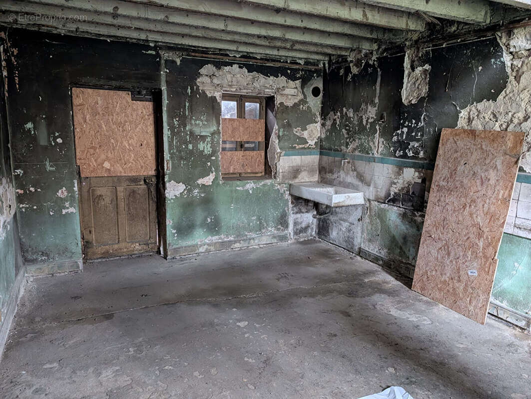 Maison à PONT-EVEQUE